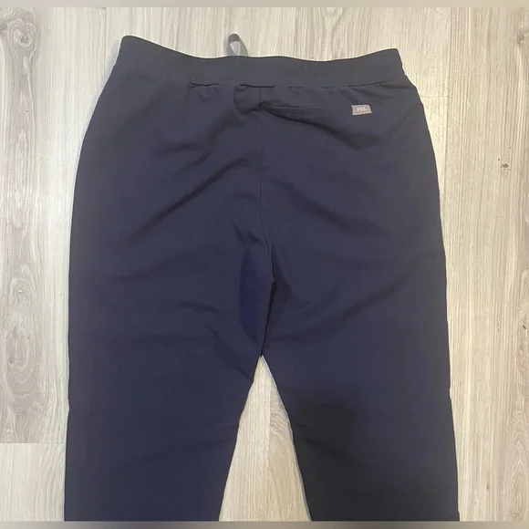 Figs‎ women’s  Navy Joggers - Picture 3 of 5